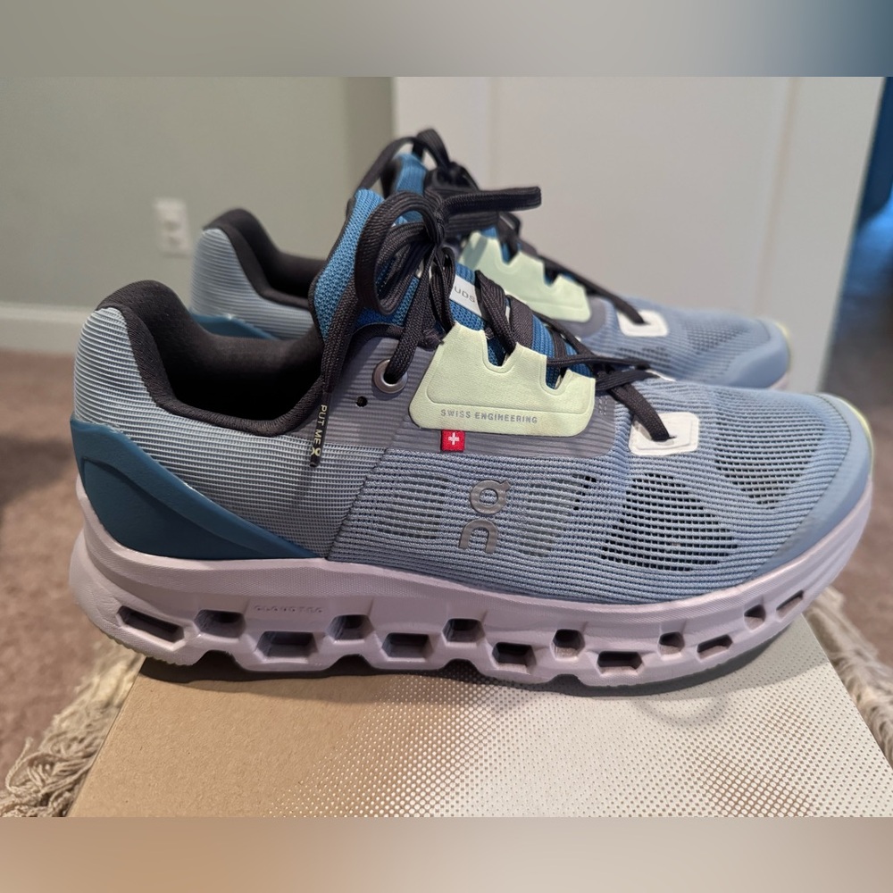 ON CLOUD “Cloudstratus 2” size 9.